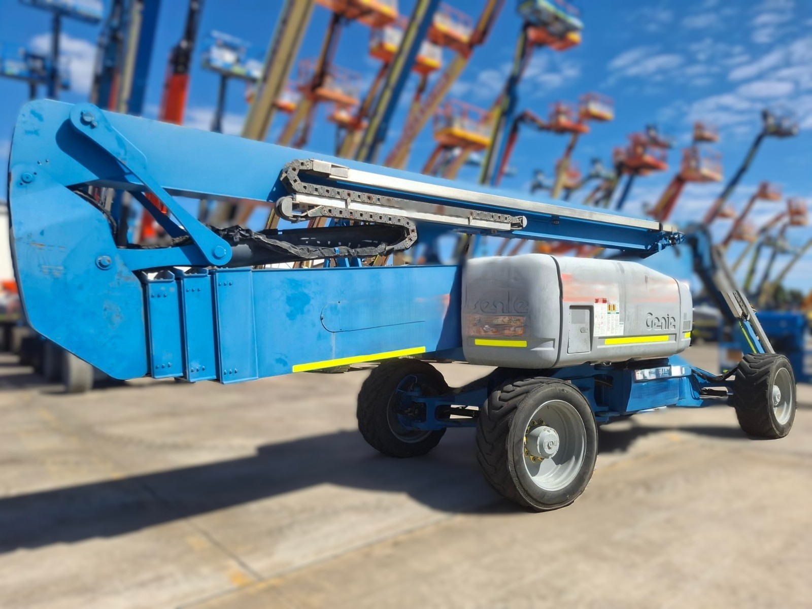 Articulated Boom Lift